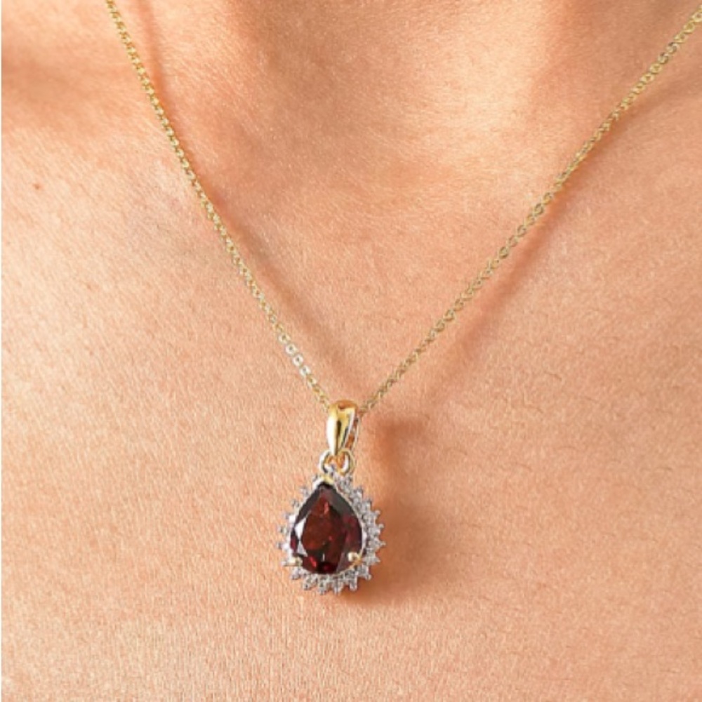 ♥️Mozambique Garnet Pendant Necklace♥️